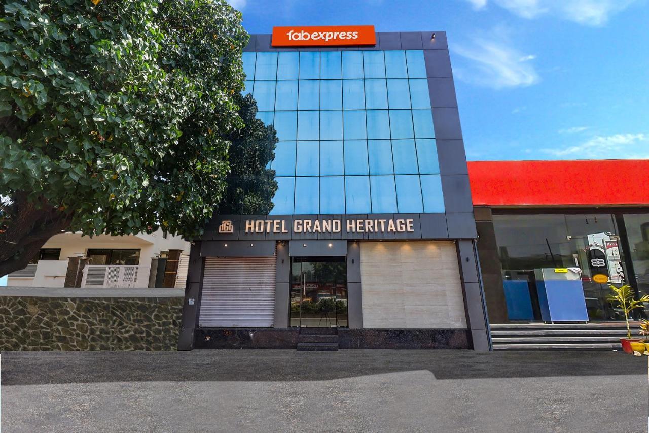 Fabhotel Grand Heritage - Nr Bkc Mumbai Exteriör bild